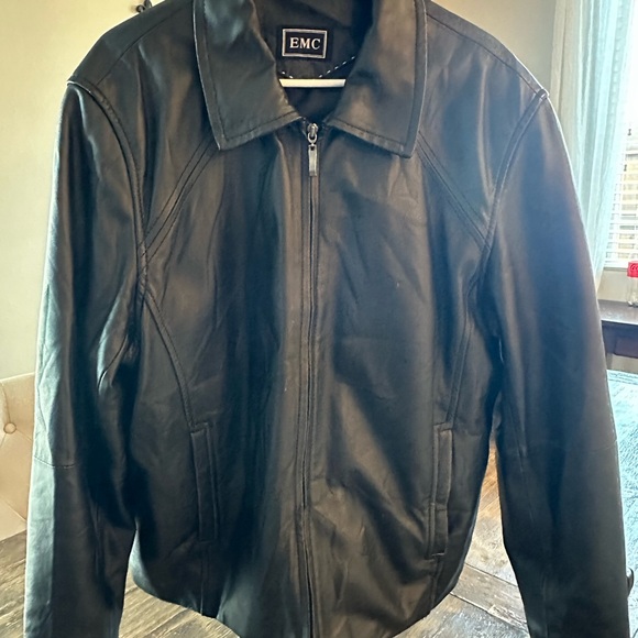 Black vintage 100% Leather Jacket,really good condition, light wear on sleeves. - Picture 8 of 13